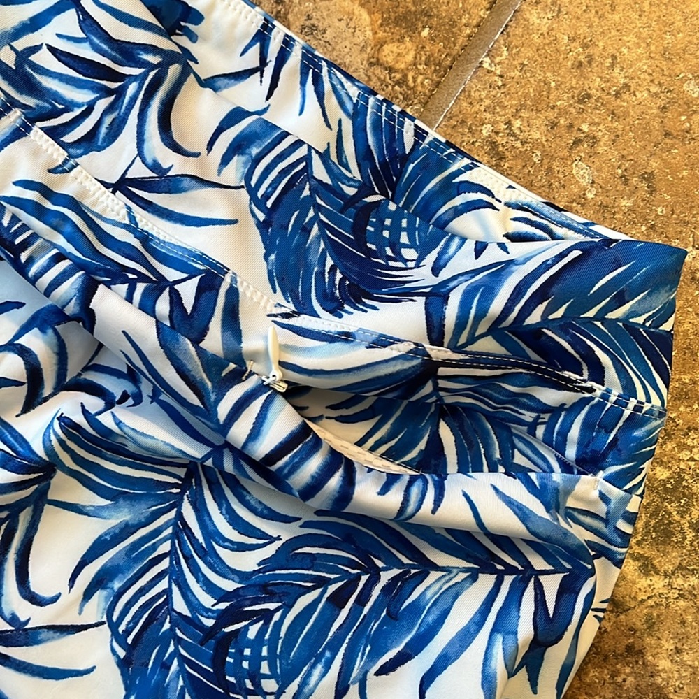 Tommy Bahama golf women’s skirt size large - Picture 4 of 5